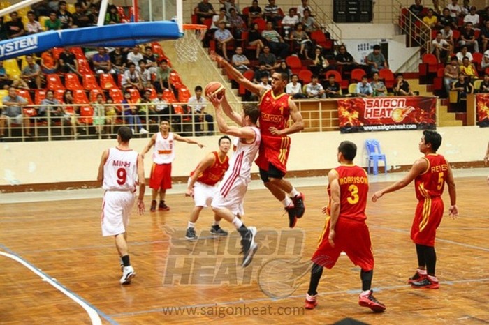 Vậy Saigon Heat đã và đang chuẩn bị cho ABL 2013 như thế nào? Hãy cùng làm quen với những cầu thủ đại diện cho Việt Nam tại giải vô địch bóng rổ chuyên nghiệp Đông Nam Á cũng như HLV Jason Rabedeaux.